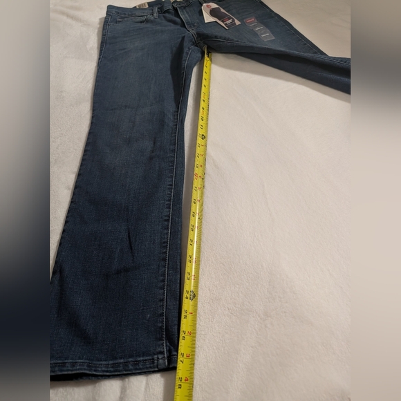 NWT Levi's Blue Denim Jeans, Slimming Straight,  32x30 - Picture 6 of 10